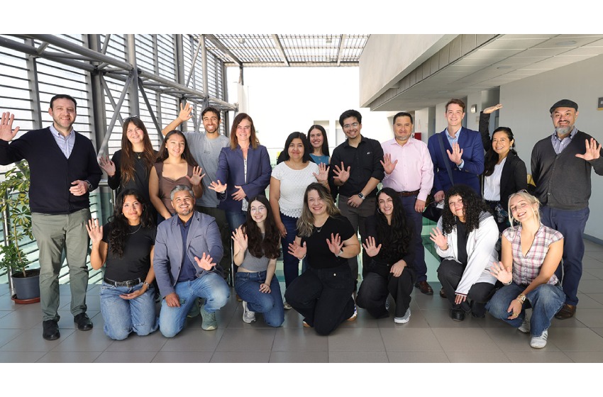 U. Mayor impulsa el aprendizaje de francés con programa gratuito en Santiago y Temuco