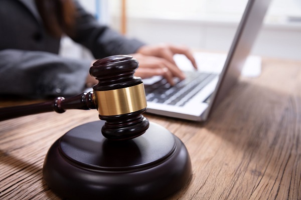 DERECHO//Sin papel y de manera remota, el camino hacia una justicia “virtual”