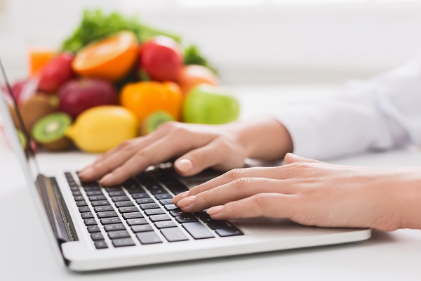APRENDIZAJE//Nutrición y Dietética refuerza su compromiso con la comunidad con atención online gratuita