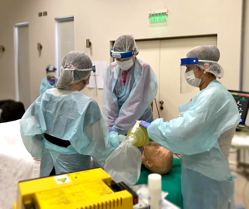 SALUD//Universidad Mayor capacita a profesionales de la salud del Hospital de Pitrufquén en complejización de camas