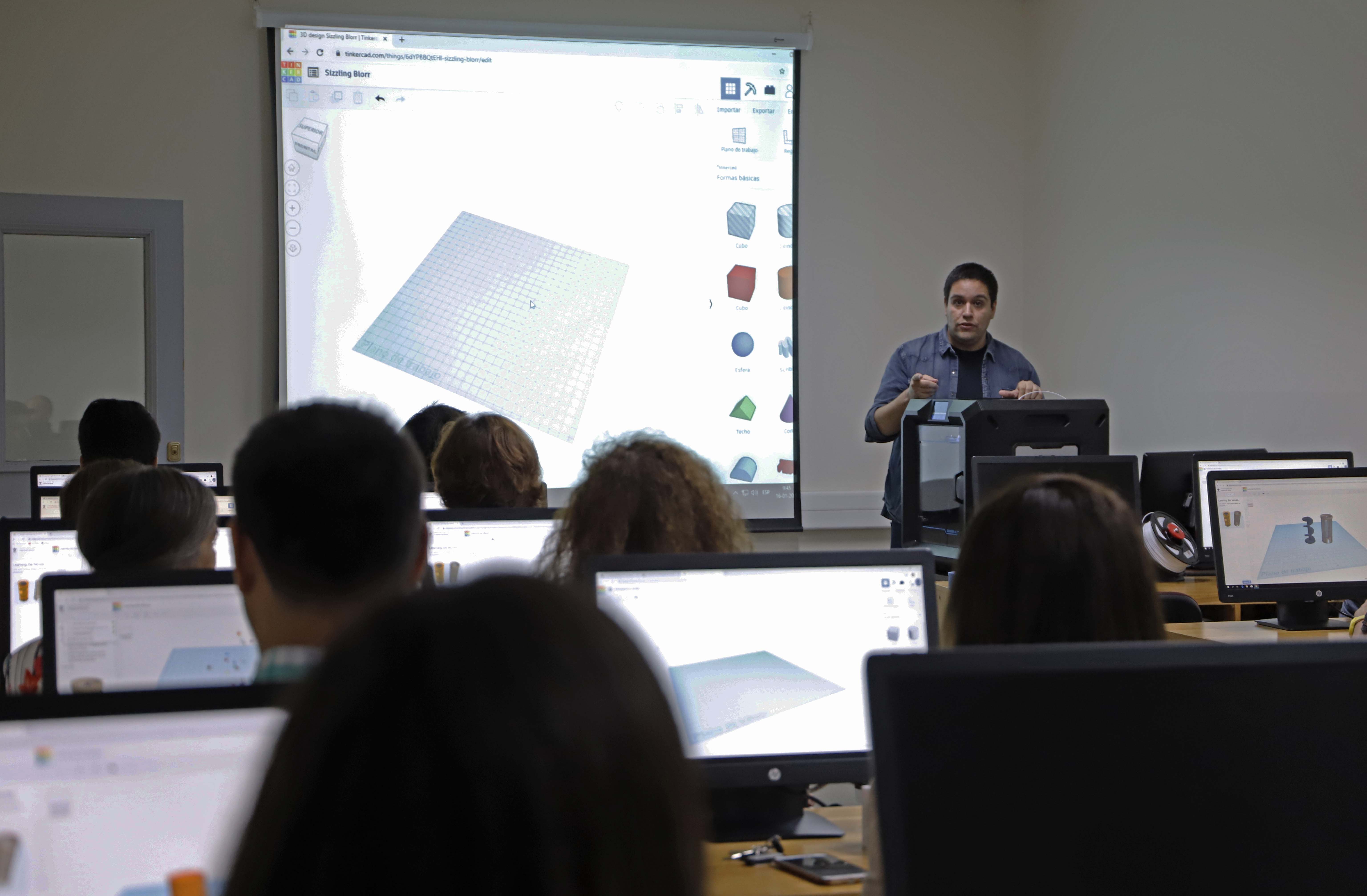 CAPACITACIÓN//Académicos de la Sede Temuco se capacitaron en fabricación de impresiones digitales 3D