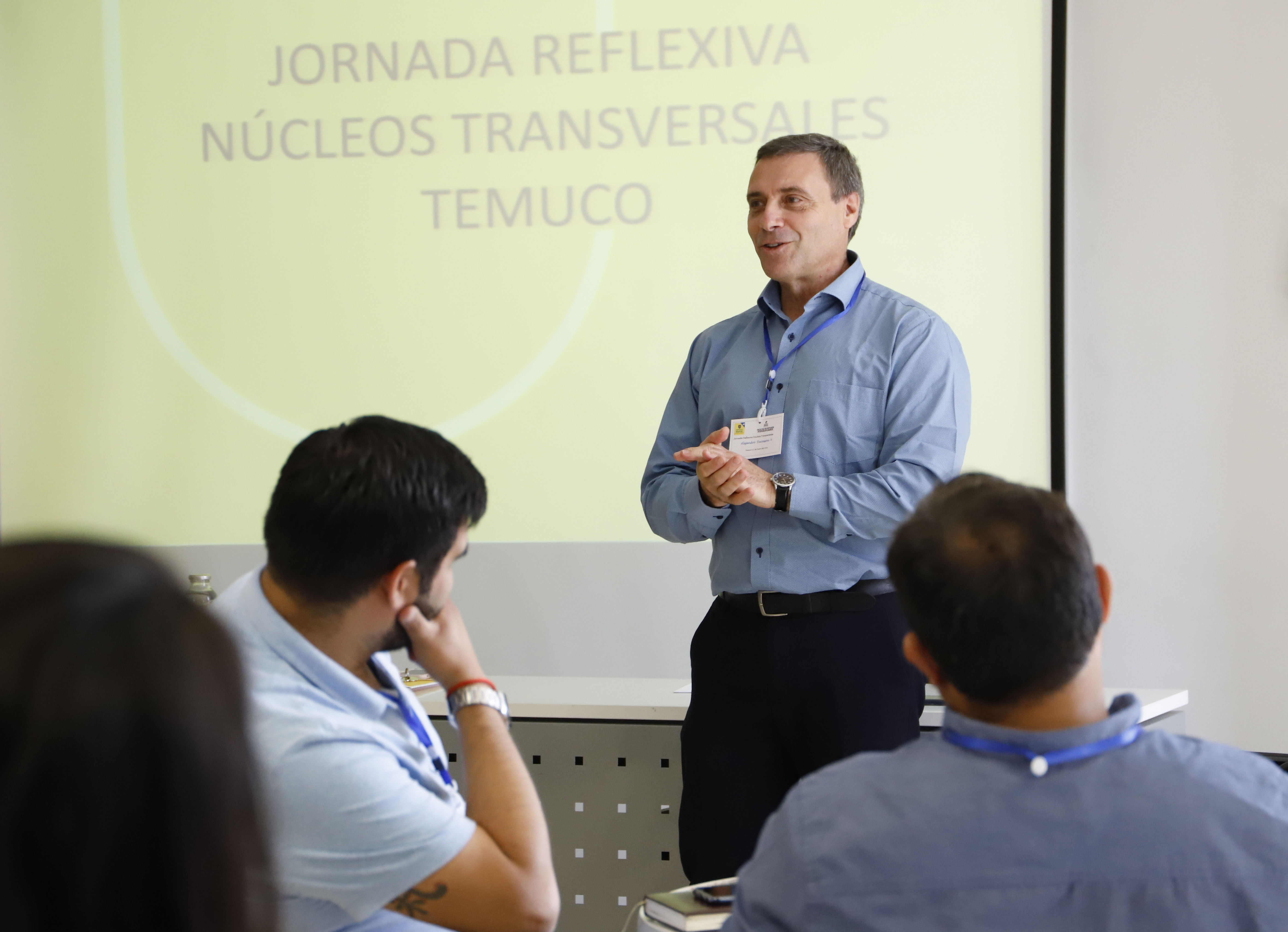 ANÁLISIS//Académicos de Núcleos Transversales participan en jornada reflexiva en la Sede Temuco