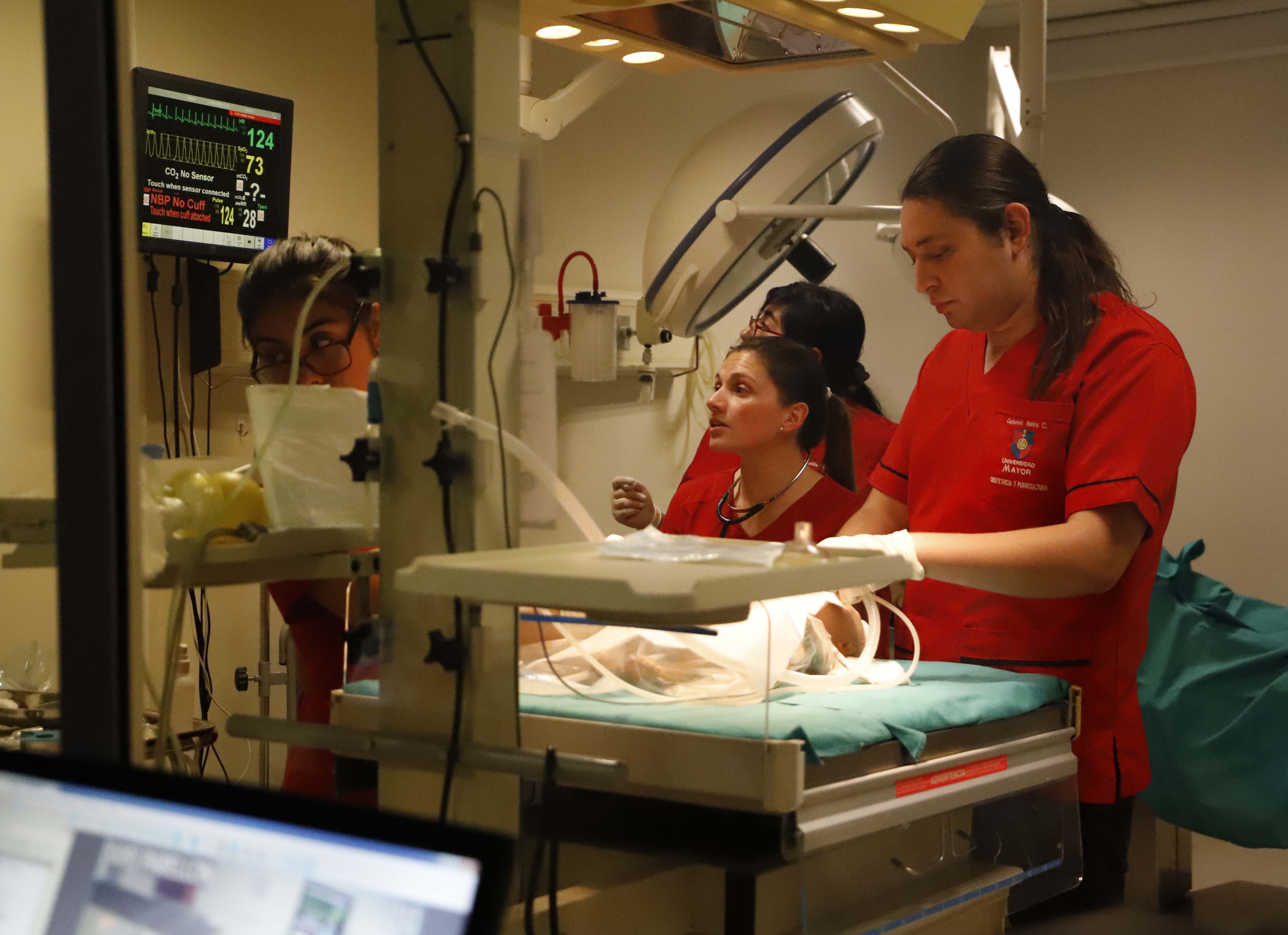 SALUD//Obstetras locales se capacitaron en Reanimación Neonatal en la Sede Temuco