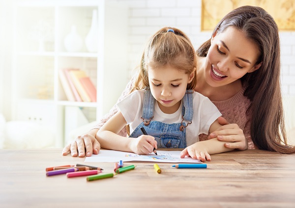 PSICOLOGÍA//Académico entrega recomendaciones para ayudar a niños y niñas a sobrellevar el encierro durante la cuarentena
