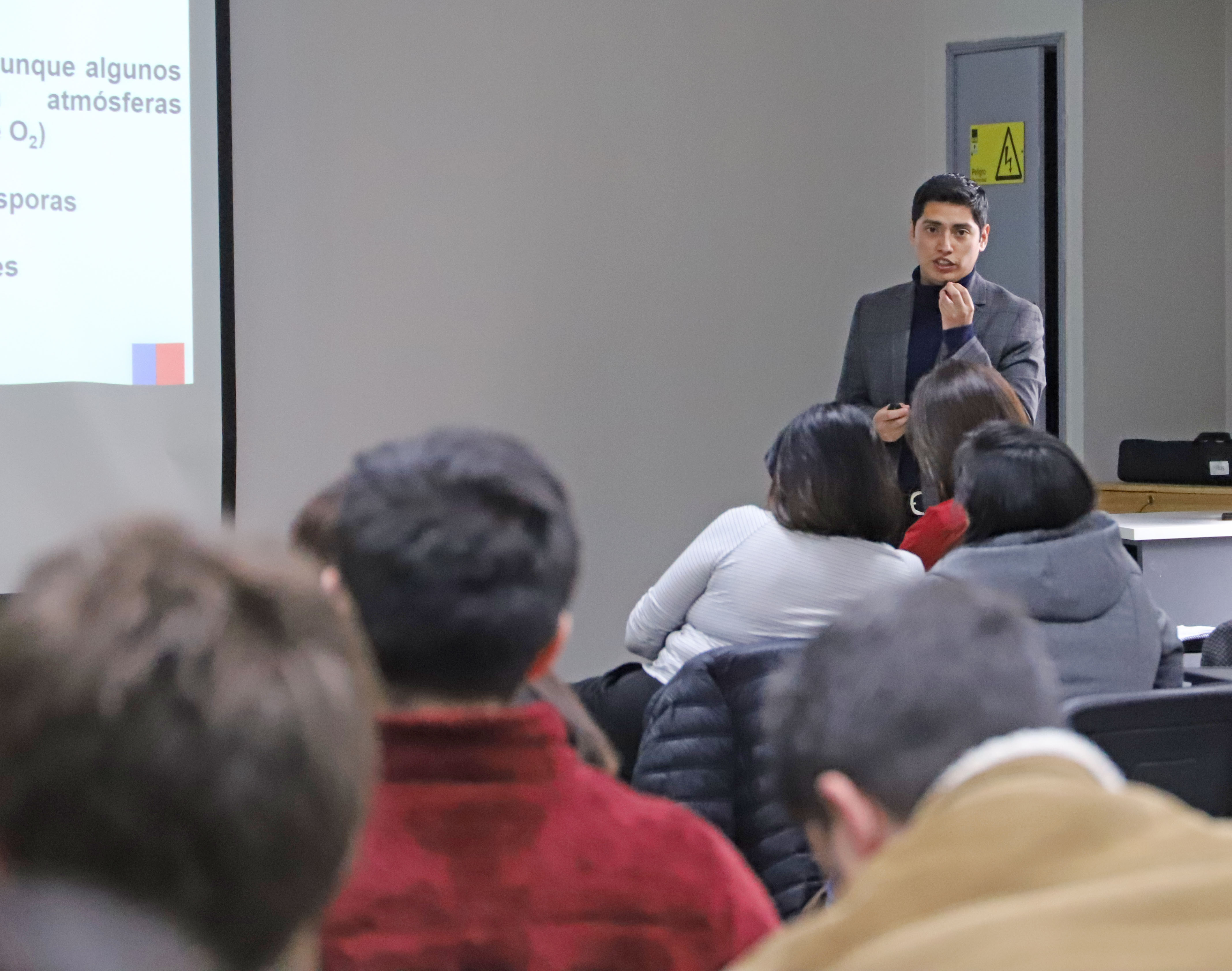 EMERGENCIA//Capacitan a nuevos integrantes del Programa de Control y Prevención de la Tuberculosis en la Sede Temuco