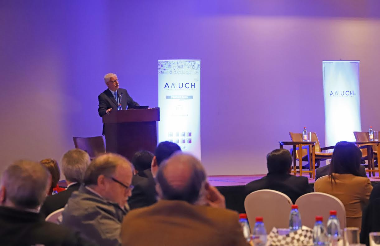 MUNICIPALIDADES//Rector de la Universidad Mayor participó en encuentro nacional de Amuch en Temuco