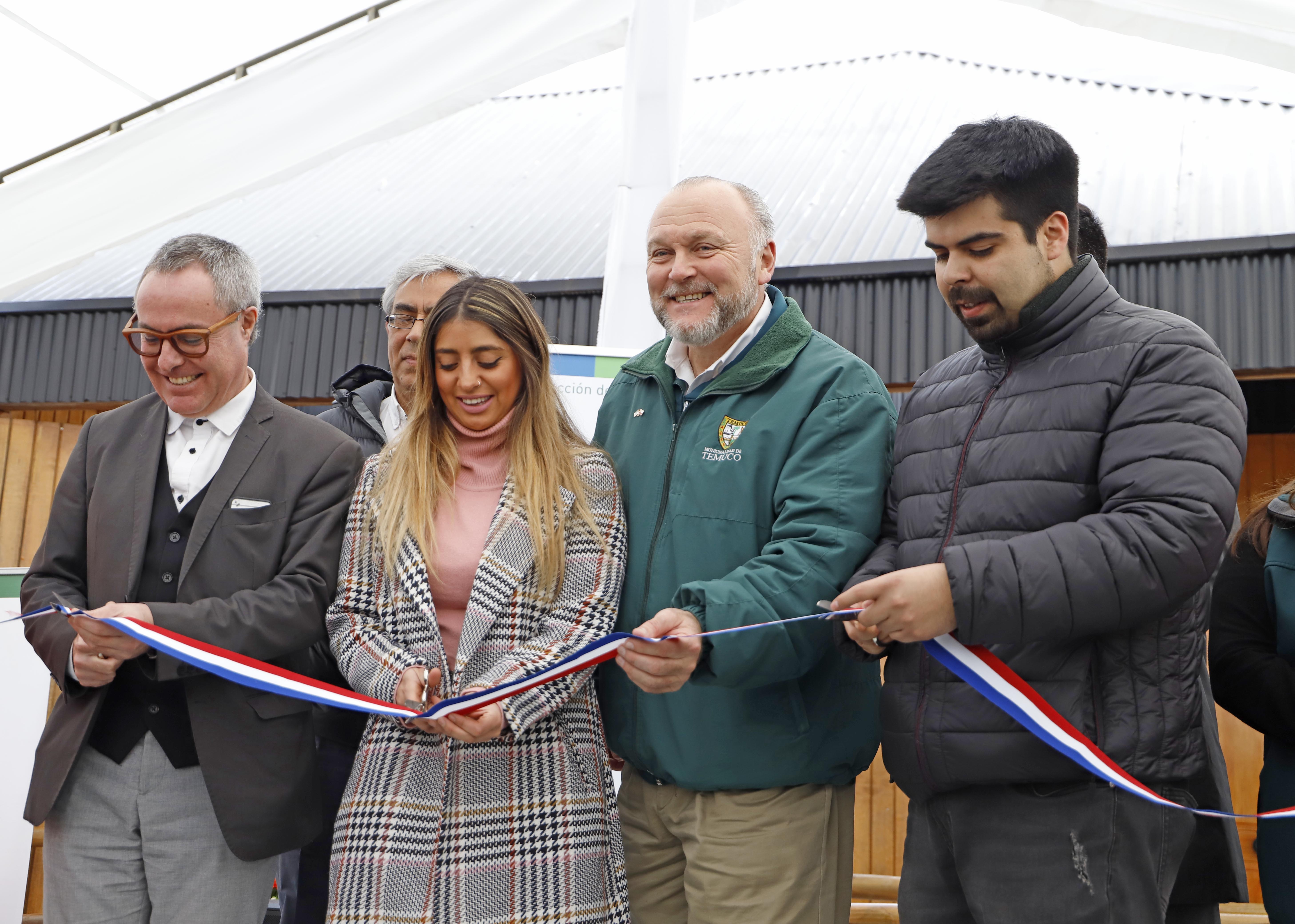 TRABAJO COMUNITARIO//Inauguran vivienda social sustentable diseñada por estudiantes de Arquitectura para vecinos de Temuco