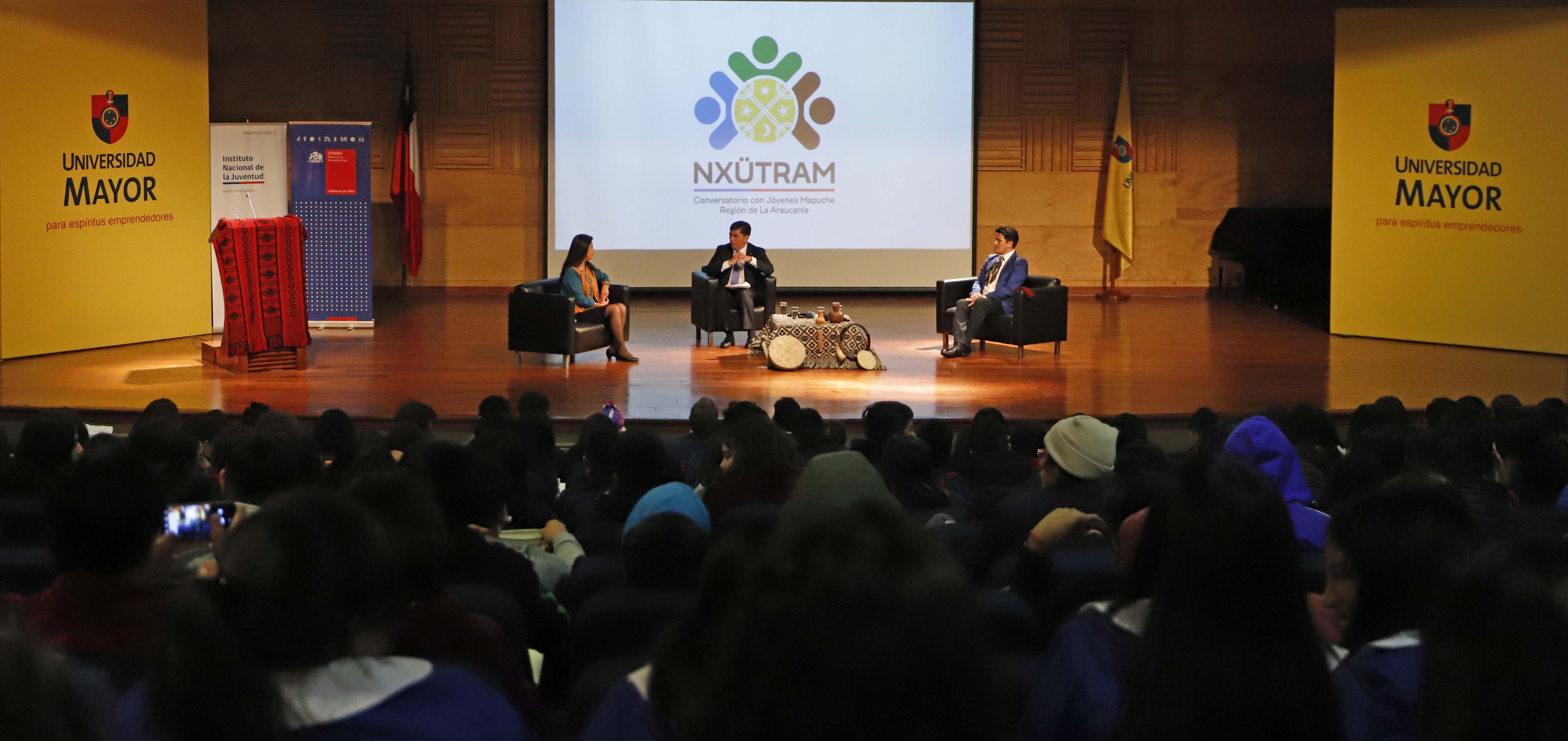 NÜTXAM//Ministro Moreno se reunió con jóvenes mapuche en la Universidad Mayor