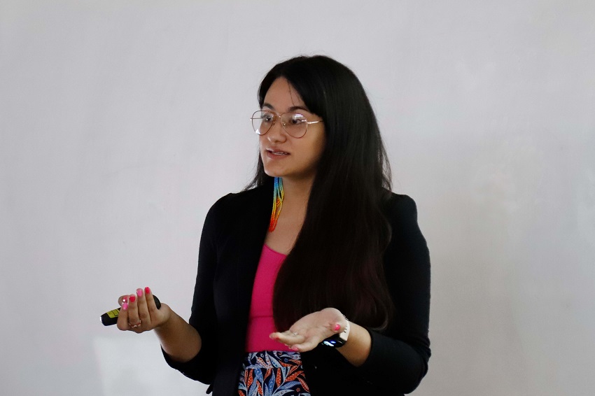 Investigadora internacional dictó charla sobre especies invasoras y plagas en Chile