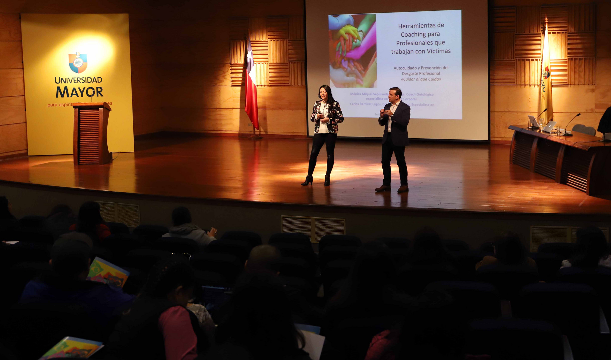SALUD MENTAL//Seminario entregó herramientas de coaching a profesionales que trabajan con víctimas
