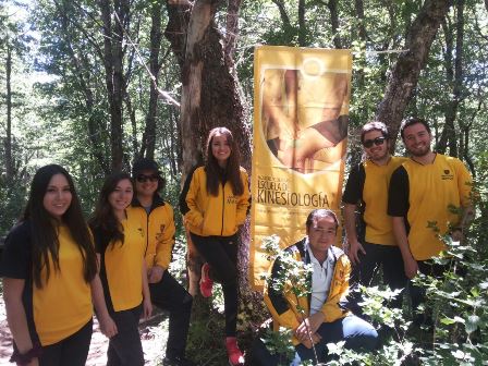 ACTIVIDAD ESTUDIANTIL// Alumnos de Kinesiología monitorean actividad física de visitantes del Parque Conguillío