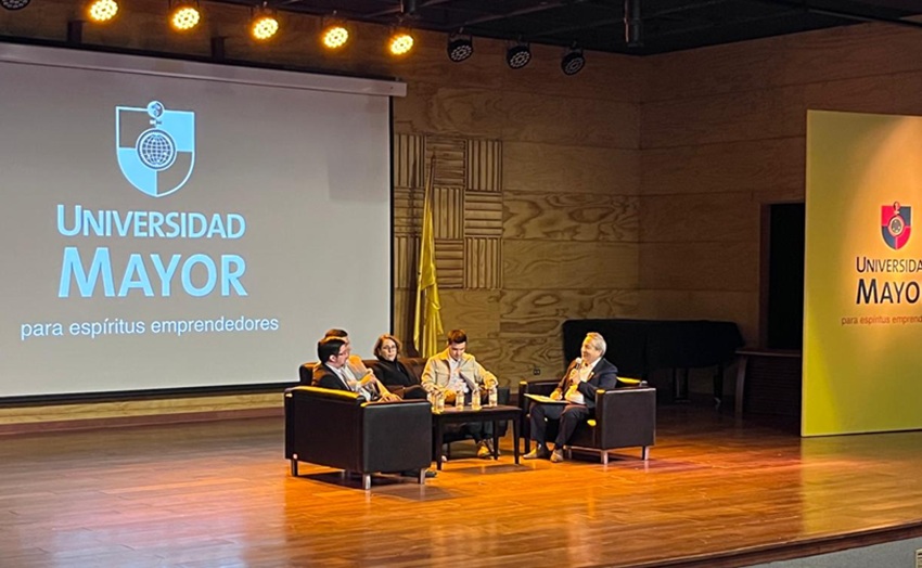 Conversatorio de Ingeniería Comercial abordó retos, cambios y nuevas oportunidades para la economía regional