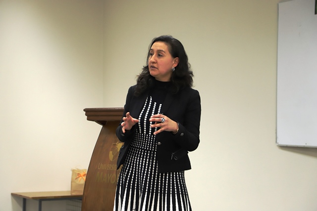 PSICOLOGÍA// Charla sobre violencia en el pololeo convocó a gran cantidad de estudiantes