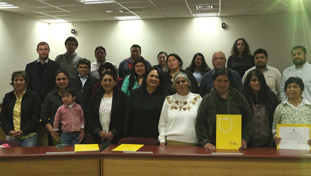 EMPRENDIMIENTO//Escuela de Ingeniería Comercial capacitó a 30 emprendedores mapuches de la Feria Pinto