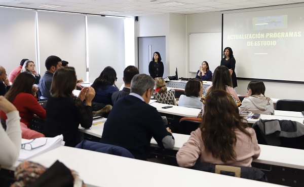 PREGRADO//Directivos de la Sede Temuco se actualizan en Sistema de Evaluación de Efectividad Educativa