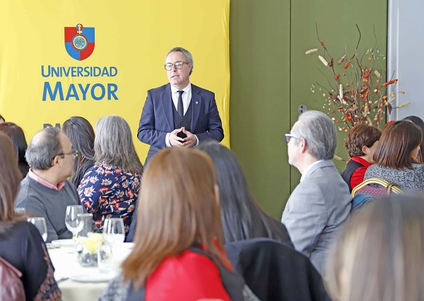 RECONOCIMIENTO//Universidad Mayor destacó la excelencia de sus colaboradores