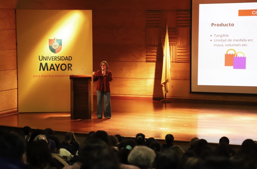 Mujeres emprendedoras de La Araucanía se reunieron en la Universidad Mayor