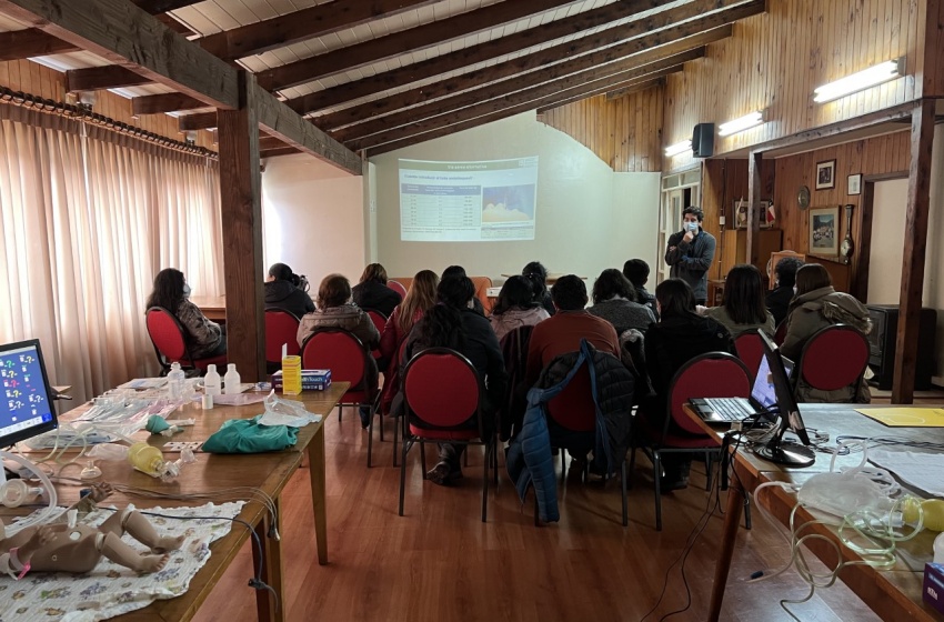 Matronas y matrones realizaron capacitación a equipo clínico del Hospital de Panguipulli