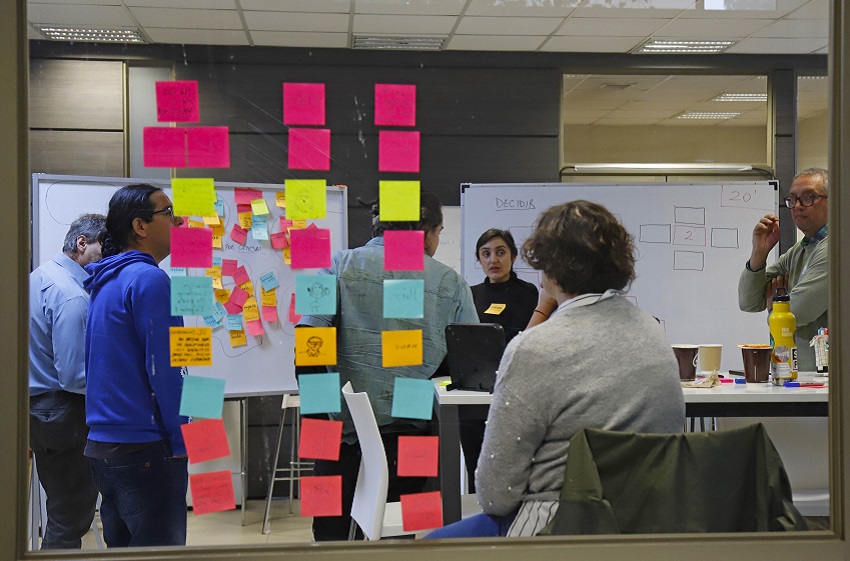 Capacitan a académicos de La Araucanía para resolver temáticas sociales a través del Design Thinking