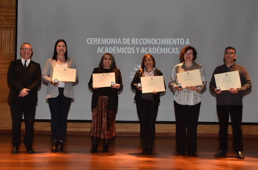 Entregan reconocimiento académico a 32 profesores de la sede Temuco