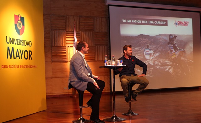 EXPERIENCIAS // Francisco “Chaleco” López dictó charla ante más de 300 personas en el Aula Magna