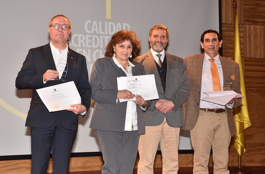 Colaboradores de la sede Temuco fueron reconocidos por antigüedad y desempeño