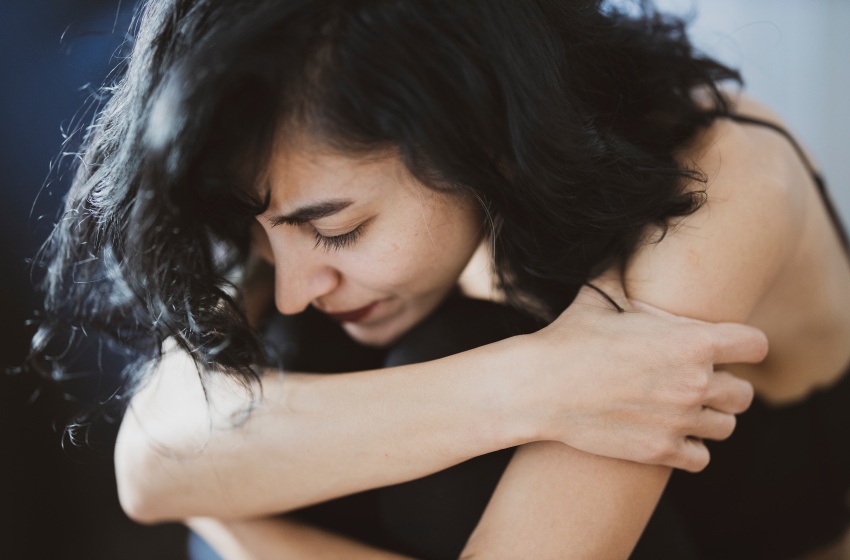 Dimensión emocional, física y espiritual: Conoce las etapas del duelo y cómo transitarlo