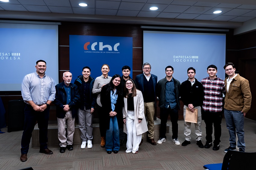 Estudiantes de Ingeniería en Construcción de la U. Mayor destacaron en evento Socovesa