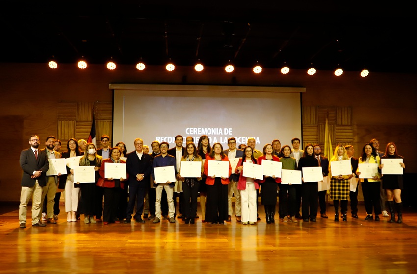 Destacan a 33 profesores en Ceremonia de Reconocimiento a la Docencia