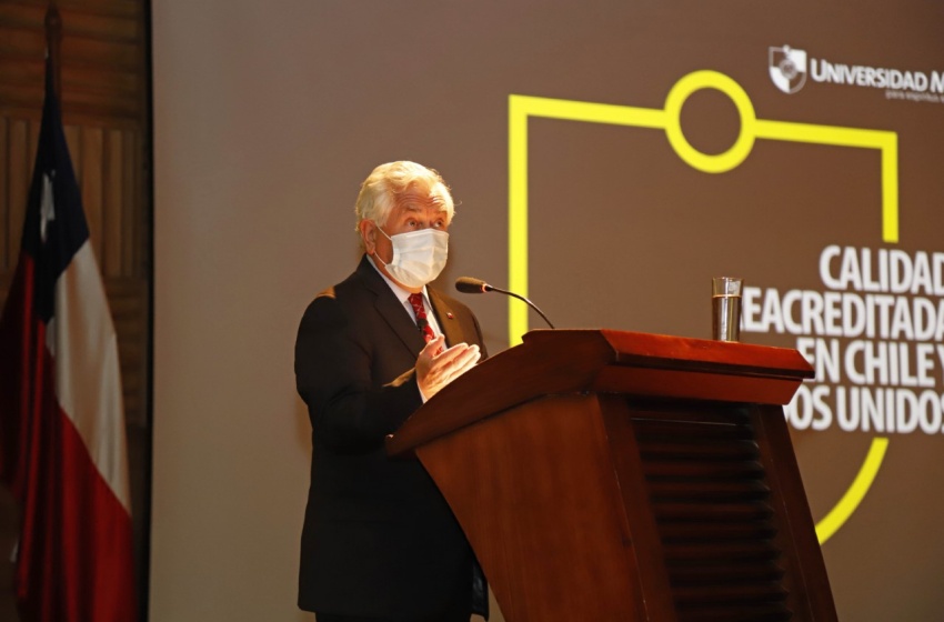 Dr. Paris instó a los futuros profesionales de la Salud de la sede Temuco a fortalecer la investigación