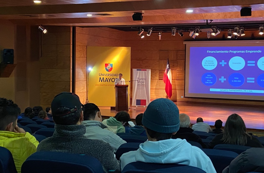 Emprendedores de la comuna participaron en charla sobre fondos concursables de Sercotec