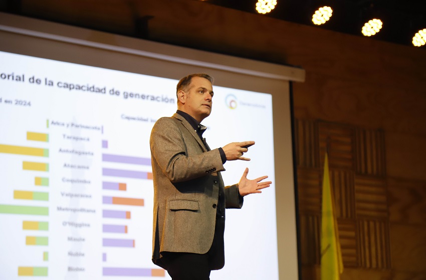 Director ejecutivo de Generadoras de Chile abordó beneficios de la transición energética en la sede Temuco