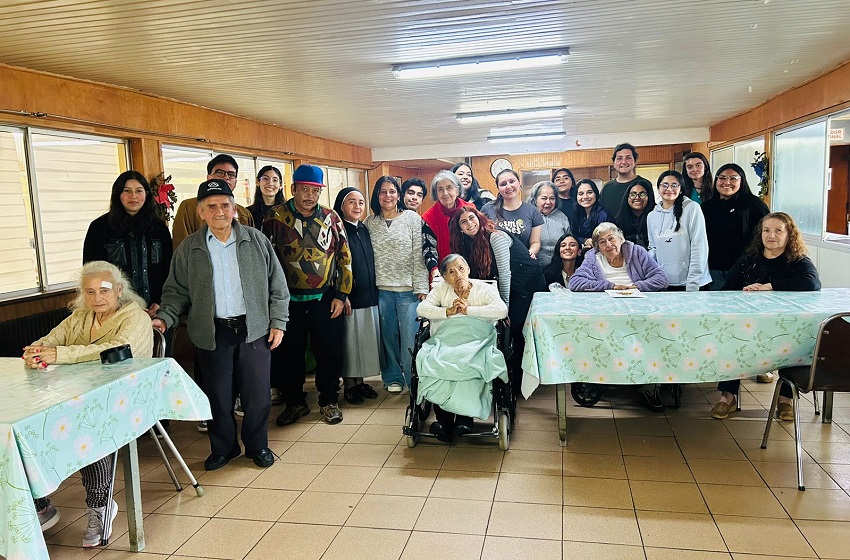 Academia de Responsabilidad Social de Psicología realizó visita a Hogar San Francisco de Asís de Gorbea