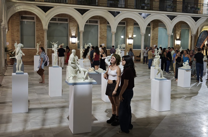 Exposición de artista español fue comisariada por académico de la sede Temuco