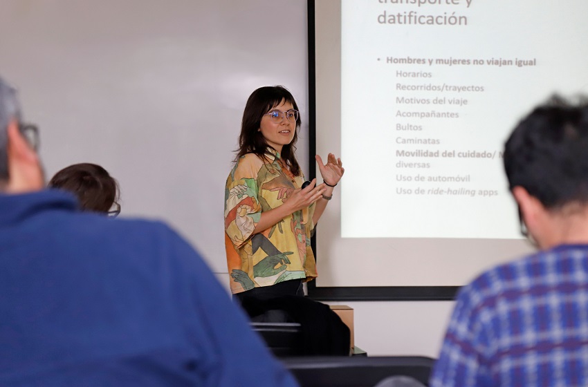Especialista abordó cómo datos y tecnología modelan y limitan las políticas públicas