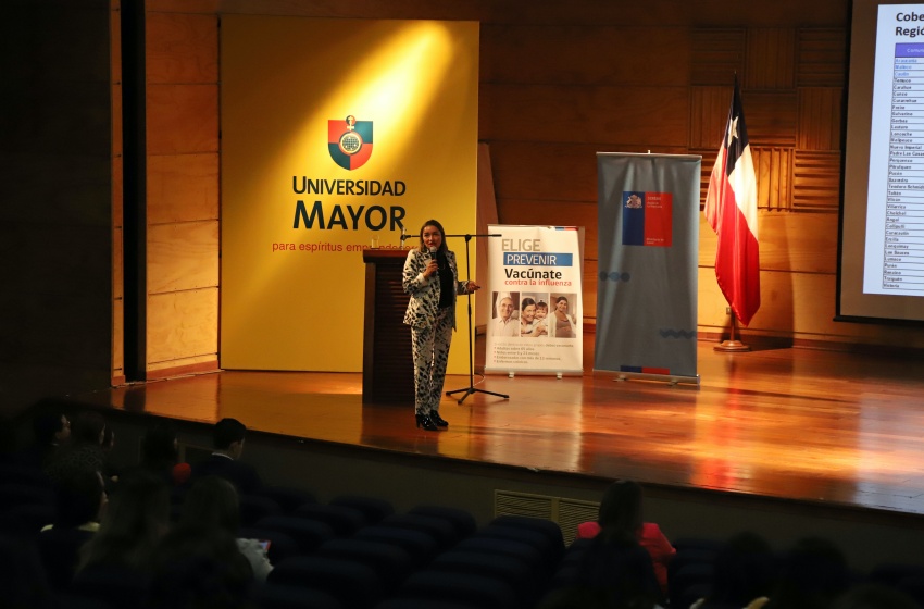 Realizan jornada de actualización de influenza en la sede Temuco