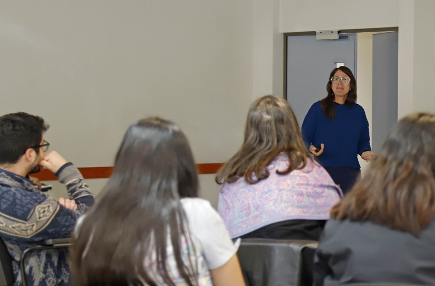 Ciclo que acerca investigación con perspectiva de género a estudiantes de pregrado tuvo su primera charla en Temuco