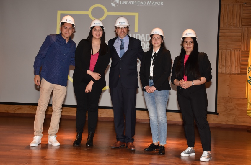 Futuros ingenieros constructores fueron investidos en tradicional ceremonia