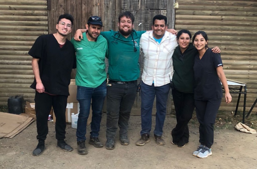 Académicos y estudiantes de Medicina Veterinaria participaron en operativo por incendios forestales