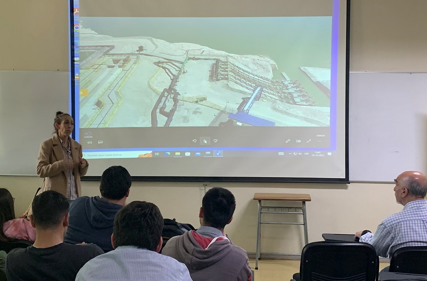 Charla abordó oportunidades para ingenieros constructores y civiles industriales en la minería