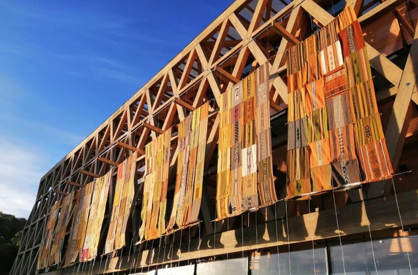Inauguran obra creada con 900 telares de mujeres de La Araucanía