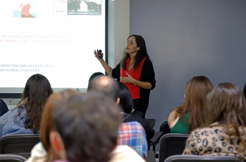 Dra. Natalia Salvadores abordó la importancia de un diagnóstico temprano en enfermedades neurodegenerativas