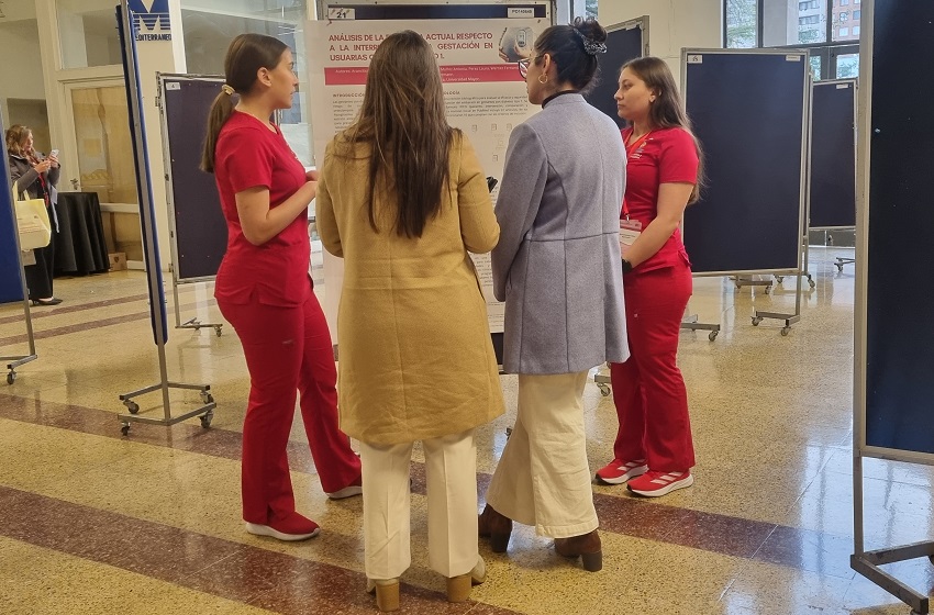 Estudiantes de Obstetricia y Puericultura de la sede Temuco destacaron en Congreso Internacional