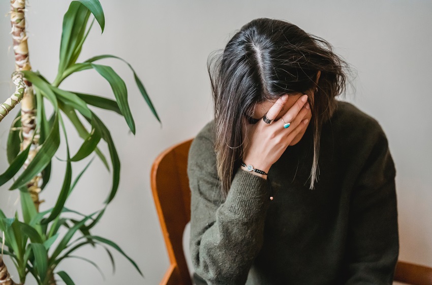 Académica llama a generar acciones en torno a la prevención del suicidio