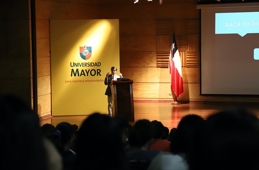 Tres días y 14 especialistas: comenzó Primera Jornada de Cardiología de la Universidad Mayor