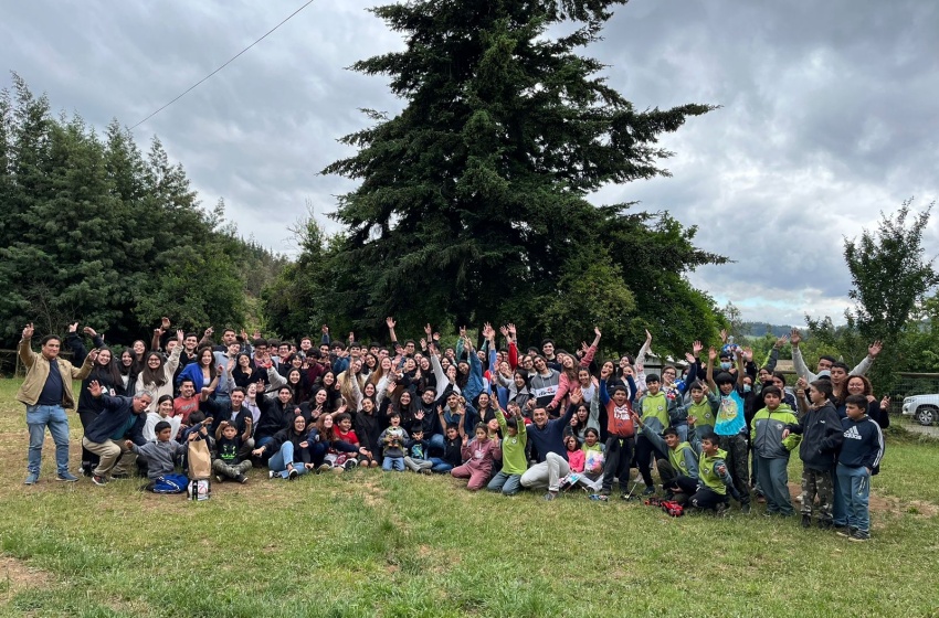 Futuros médicos de la sede Temuco llevaron la Navidad a niños de la Escuela Reducción Monte Verde