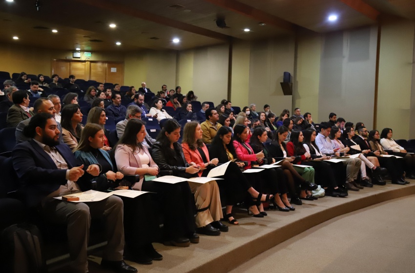 Estudiantes de la U. Mayor sede Temuco recibieron Premio Anual al Rendimiento Académico