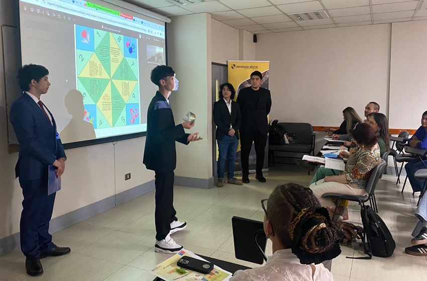 Estudiantes U. Mayor presentaron al Servicio de Protección de la Niñez proyectos de asignatura VIP
