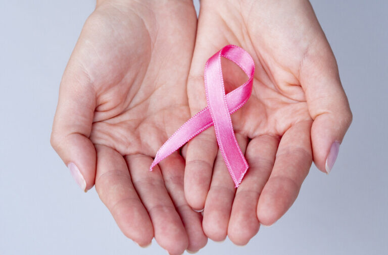 Estudio identifica variantes genéticas chilenas vinculadas al cáncer de mama hereditario