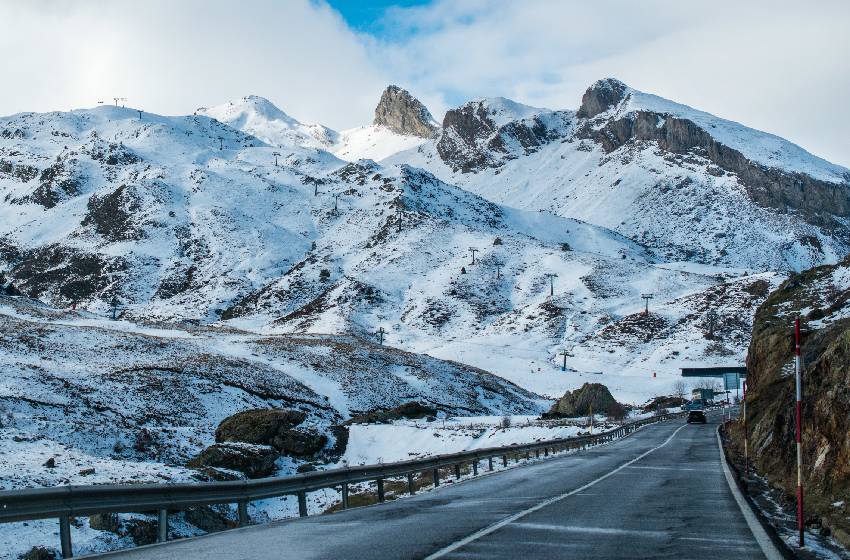 Estudio muestra cómo la megasequía golpeó al turismo de nieve y ríos en Chile